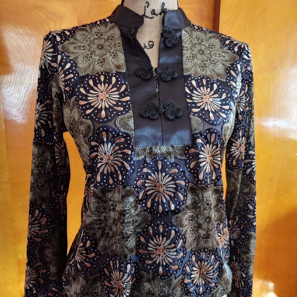 Black Chinese style top blouse for evening wear. V